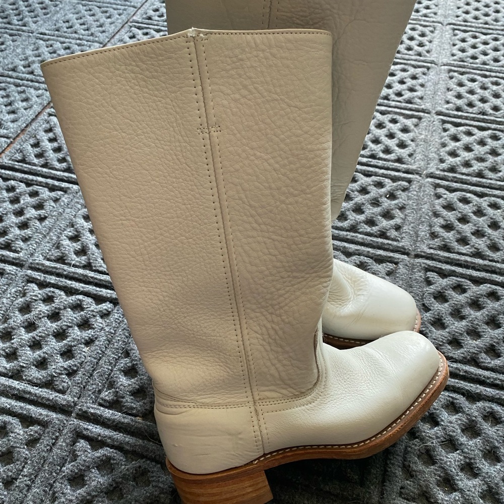 Vintage Off-white Frye Boots size 8.5 hardly worn